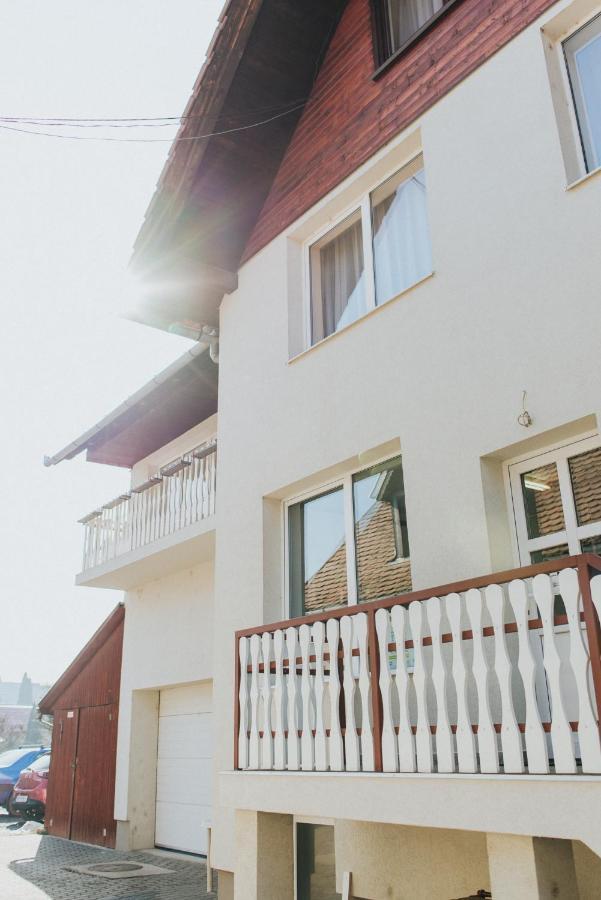 Lotus Apartman Appartement Odorheiu Secuiesc Buitenkant foto