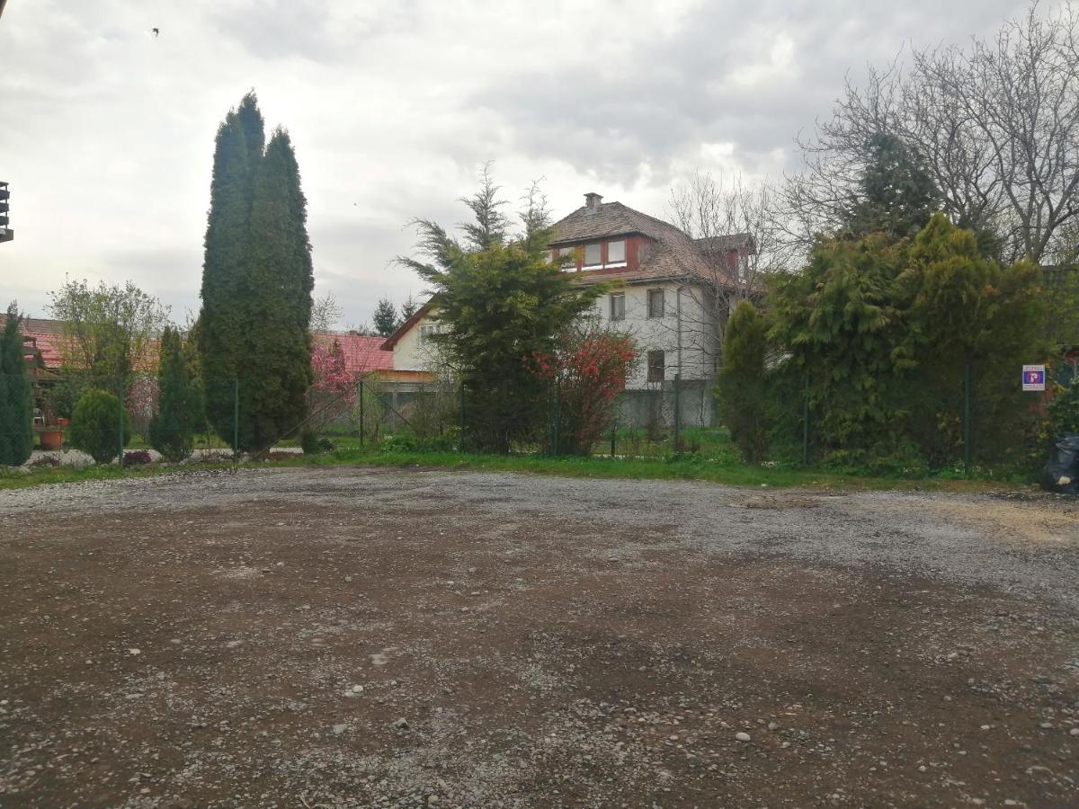 Lotus Apartman Appartement Odorheiu Secuiesc Buitenkant foto