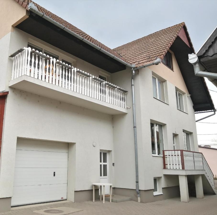 Lotus Apartman Appartement Odorheiu Secuiesc Buitenkant foto